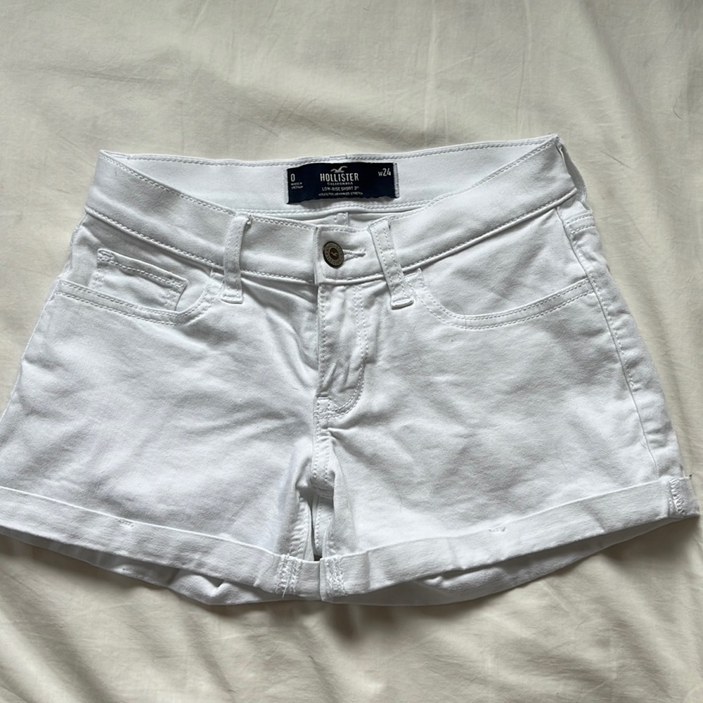 Hollister low rise white jean shorts size 0 waist 24